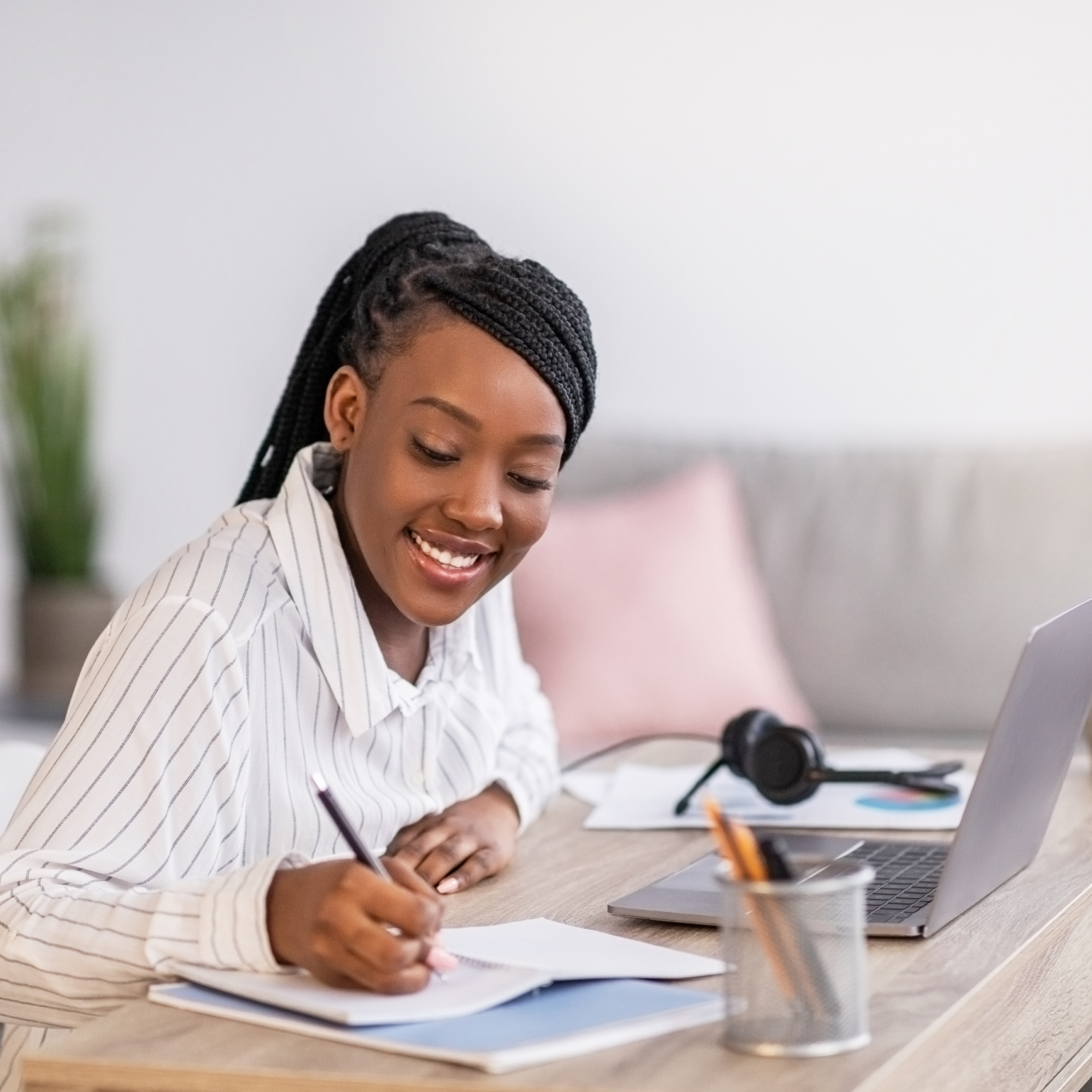 Virtual Assistant Internships-intern working at her desk